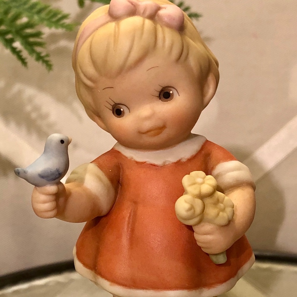 SOLD! Enesco Memories of Yesterday figurine Sunday
